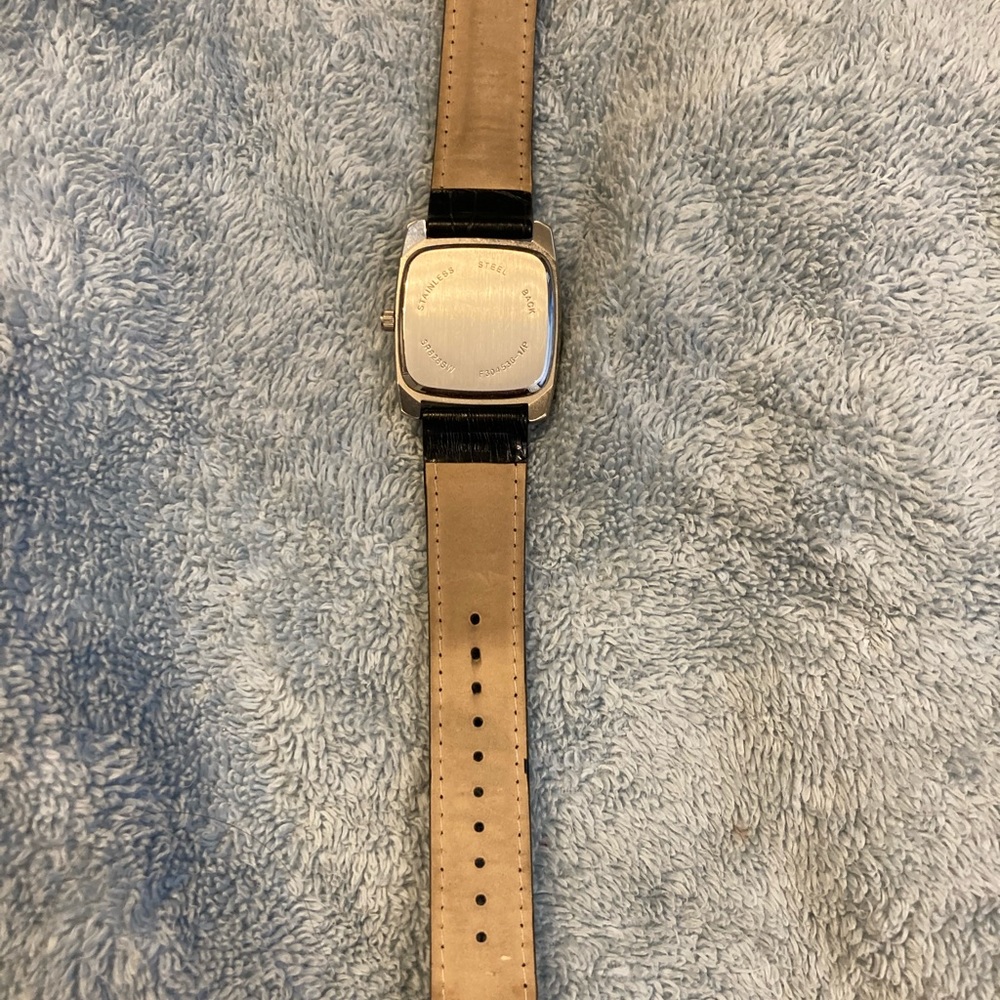 Avon mother of pearl watch - Picture 3 of 3